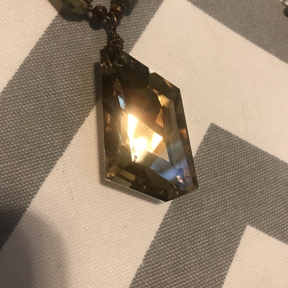 Stone necklace and earring set - Picture 7 of 8